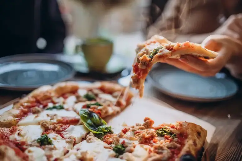 amazing_tasty_looking_pizza_close_up