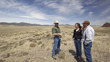 landowner-meeting-biologist-mineral-rights-ownership-benefits