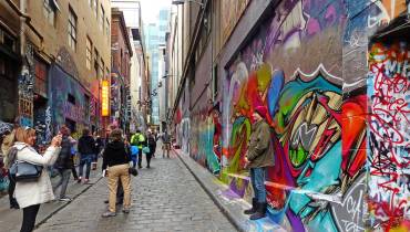 people-city-street-art-graffiti