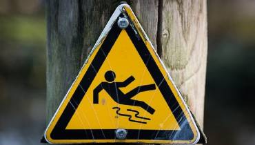 Workplace Injuries: How a Personal Injury Lawyer Can Help