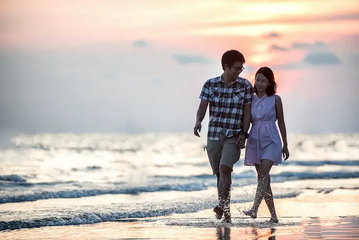 couple-romance_pair_sunset_together_beach_holding_outdoor_two-1271086.jpgd_.jpeg