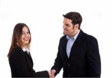 freelace writer and client shake hands_0_0.jpg