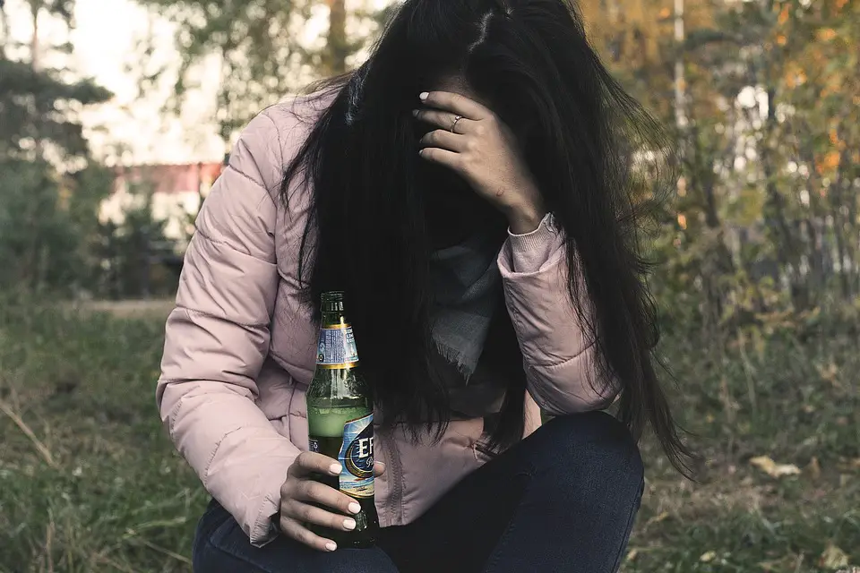 alcoholism-female-alcoholism-drunkard-girl
