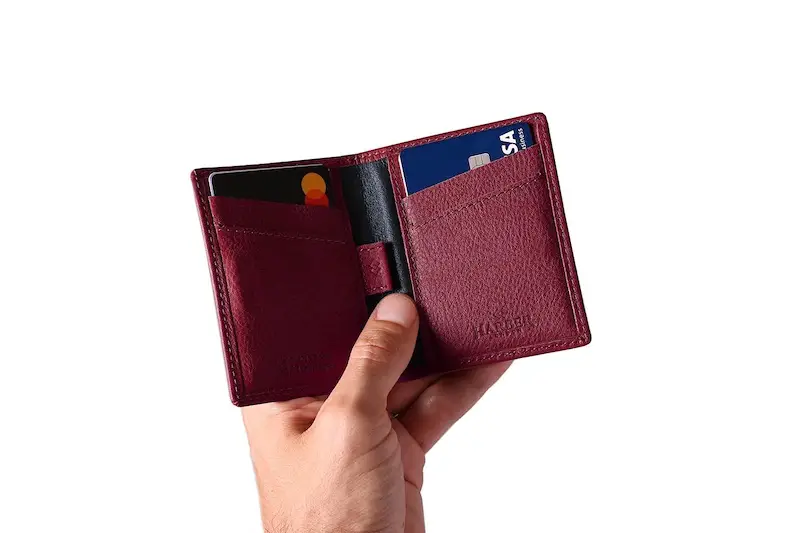 Card-Wallet-with-RFID-Protection-Burgund