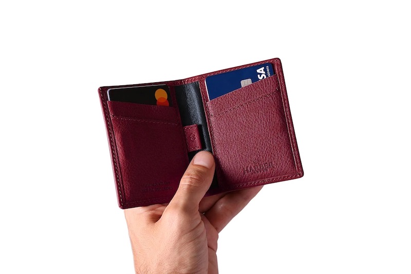 Card-Wallet-with-RFID-Protection-Burgund