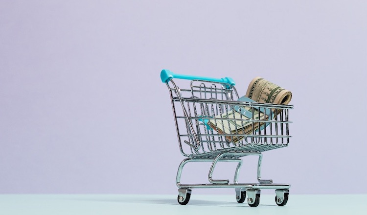 cash-notes-in-shopping-trolly-amazon-advertising