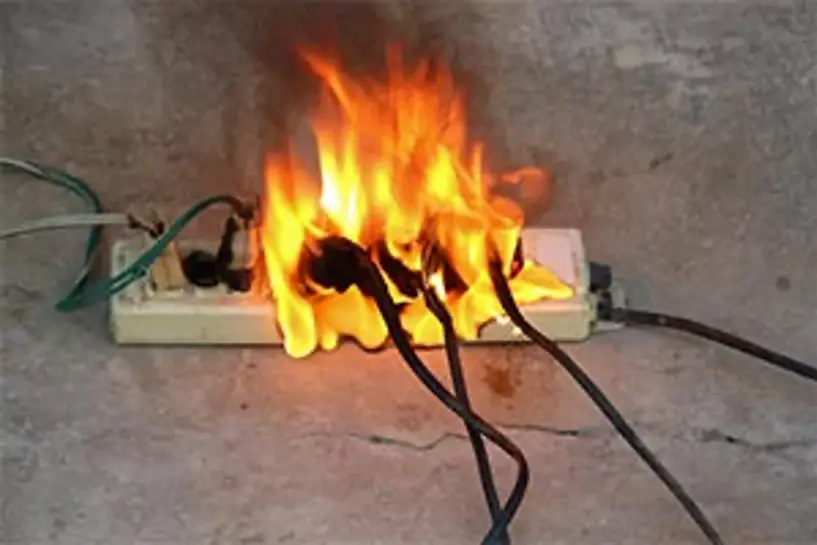 electrical-ports-extention-fire-breakout