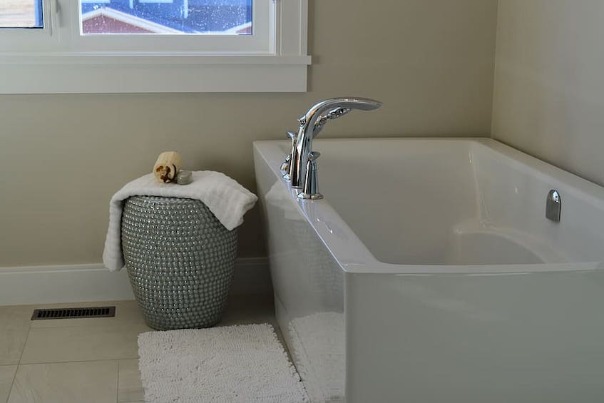 small-bathtub-bathroom-bath