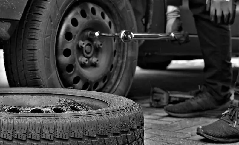 truck-tire-service-professional-repair