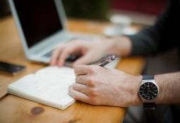 Image for How to Set Freelance Writing Rates: 8 Key Things to Consider