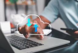 freelancer-at-office-desk-secure-cloud-computing