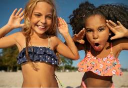 kids-little-girls-beach-happy-summer-activities