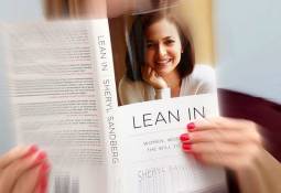 woman-reading-lean_in_book-by_sheryl_sandberg