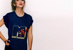 woman-wearing-mtv_swag_t-shirt
