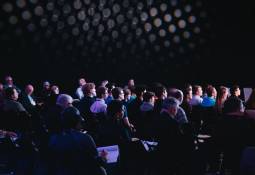 people-audience-event-find-your-target-market