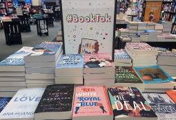 booktok_table_viral_books