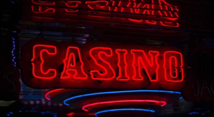 casino-led-sign-night-bitcoin-reshaping-online-casinos-landscape