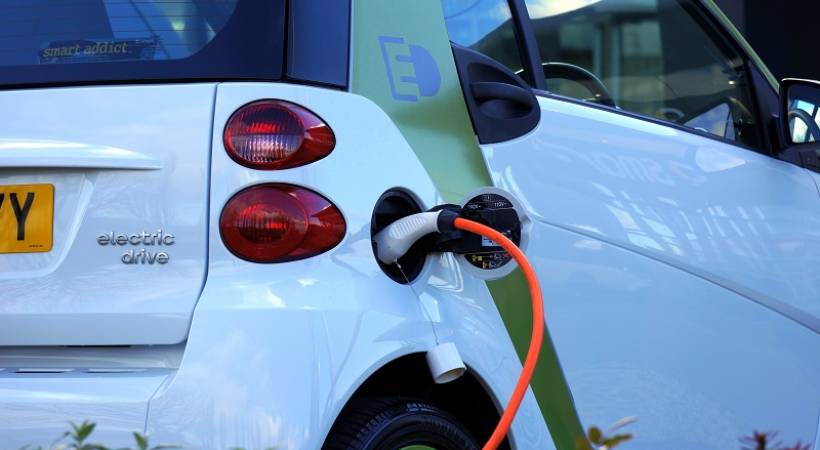 Boris Johnson Bans Petrol and Diesels, But the Future’s Bright for Electric