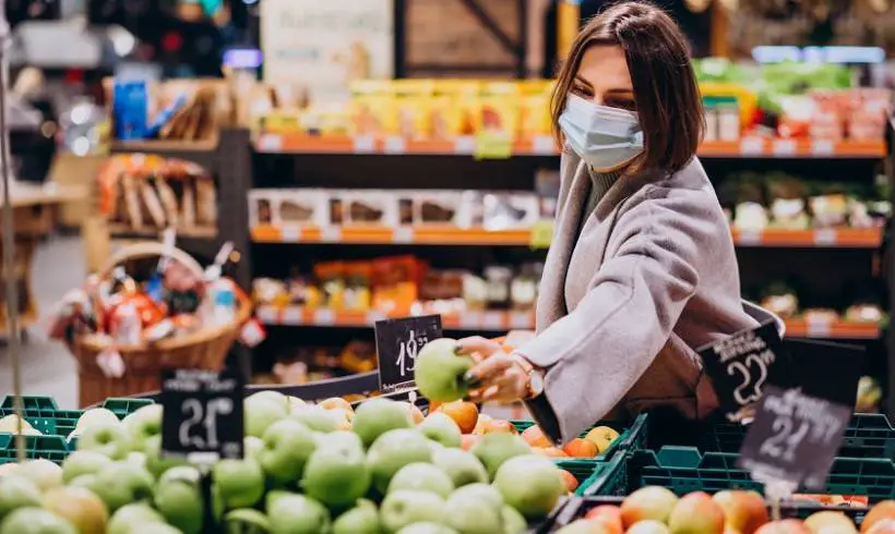 woman-mask-supermarket-shopping-grocery