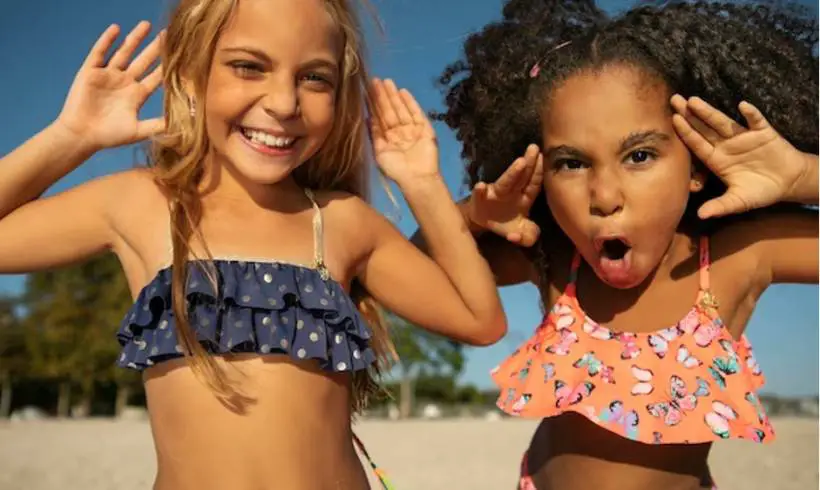 kids-little-girls-beach-happy-summer-activities
