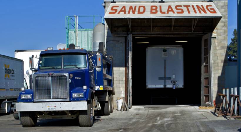Advantages of Sandblasting Booths, and their Components