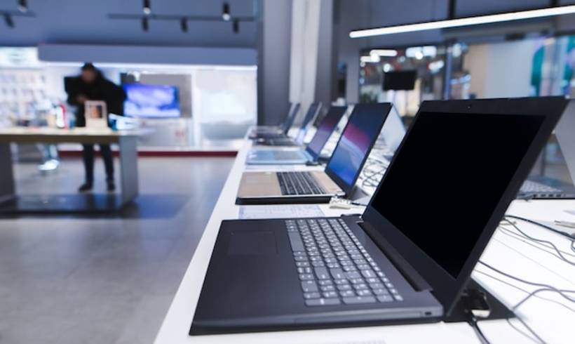 tech_store_buy_laptops_on_sale