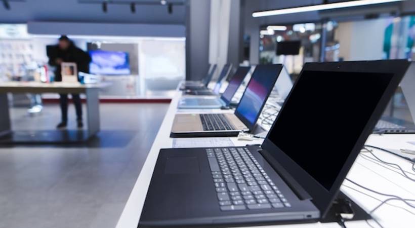 tech_store_buy_laptops_on_sale