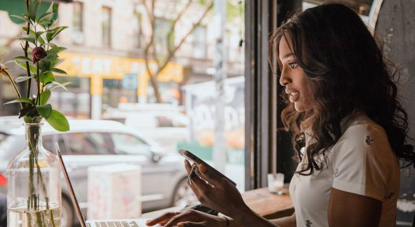 young-woman-working-remotely