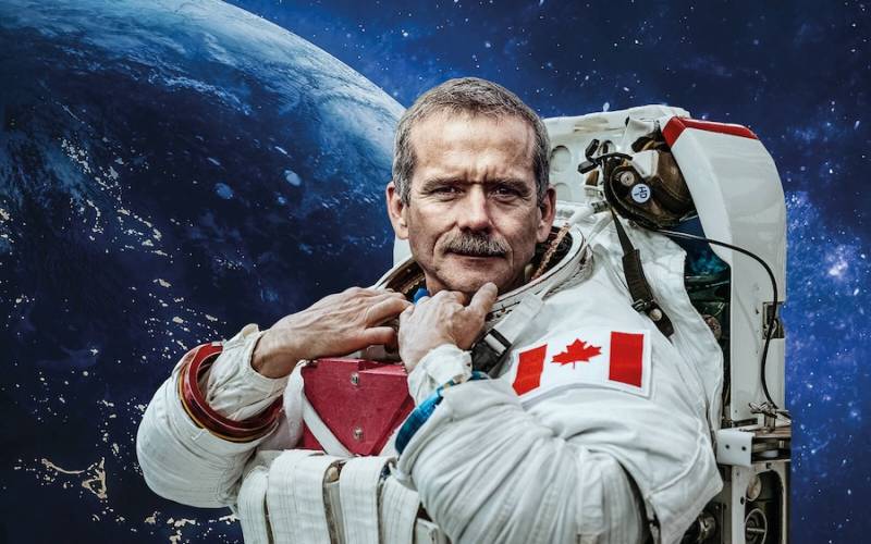 Chris Hadfield: What I Learned From Going Blind in Space CHRIS-HADFIELD-ASTRONAUT-TEDTALK