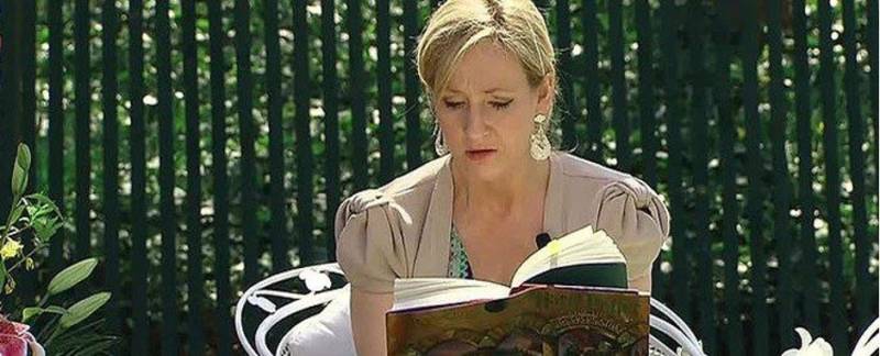 JK Rowling reading book