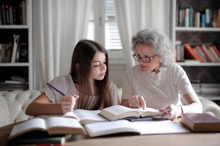 young-girl=student-home-tutor-tips-for-successful-home-tutor