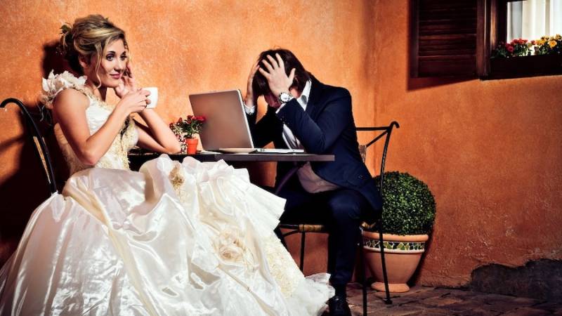 couple-marriage-money-credit-facts-myths