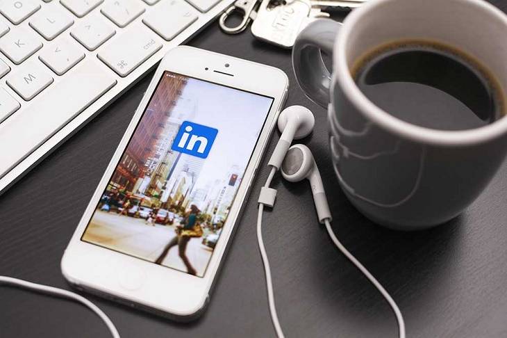 Image for LinkedIn Launches “Hello Monday" Podcast Focused on Professional Development