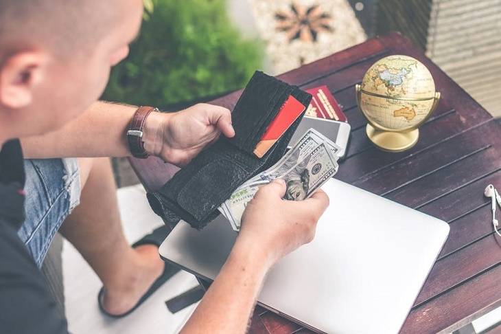 8 Tips to Manage Your Money Better and Eliminate Credit Card Debt