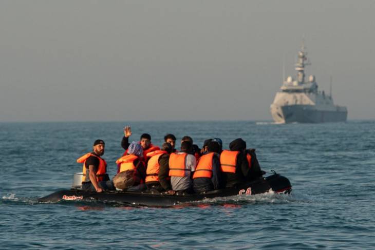 migrants_risk_the_channel_crossing