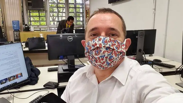 man-office-wearing-covid-mask-pandemic-business-investments