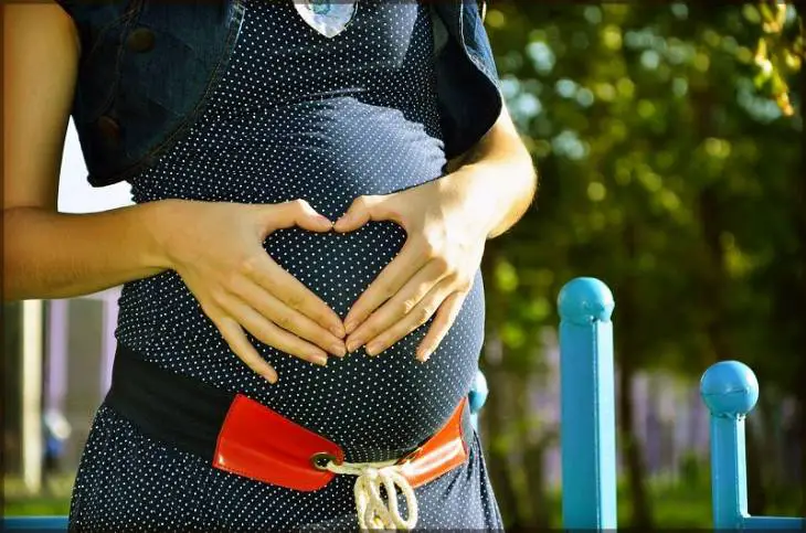 woman-pregnant-pregnancy-suppliments
