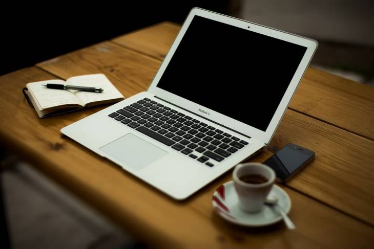 laptop-table-best-web-resources-for-writers-101
