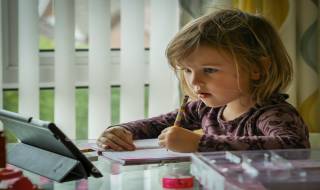 How to Make Home Schooling Fun and Effective with Ambient Learning