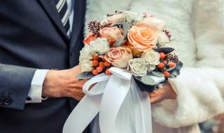 7 Best Winter Wedding Flowers You'll Absolutely Love