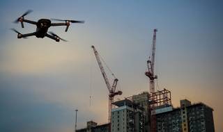 drone-flys-on-site-benefits-in-construction Industry