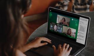 woman-laptop-participating-in-virtual-event_video-conference