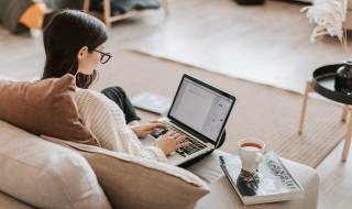 woman-typing-laptop-ghostwritering