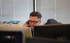 Call Center vs Answering Service: Which Is Best for Your Business?