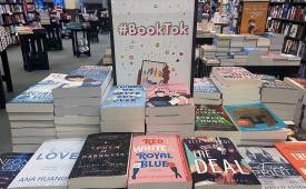 booktok_table_viral_books