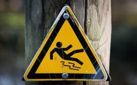 Workplace Injuries: How a Personal Injury Lawyer Can Help