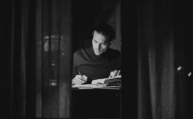 writer-working-at-night-exceptional-writers