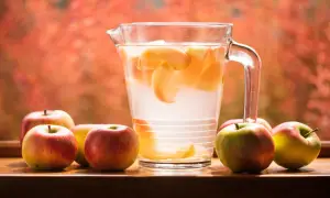 apple_juice_in_a_glass