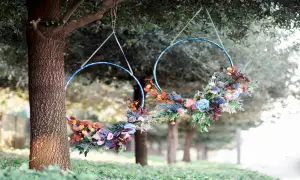 diy_hoola_hoop_flower_wreath