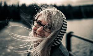 Feature Image - 5 Mental Hacks to Get Back to Being Happy (Backed by Science)